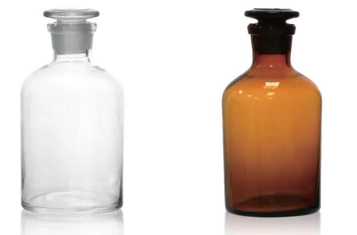 Reagent Bottle, Narrow Mouth with Ground-in Glass Frosted Stopper, Amber Glass, 500ml, Mouth Dia. 33m, External 85x172mm (8/Box)