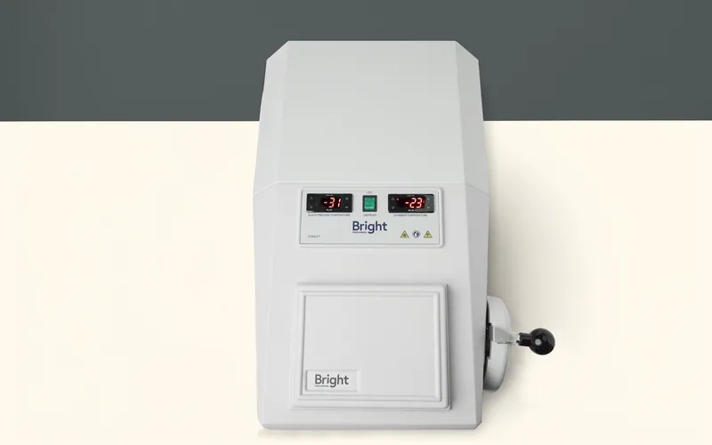Starlet Benchtop Portable Cryostat